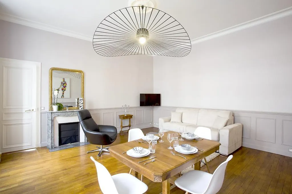 Apartment Ferienwohnung Habitat Parisien - 1Br-1Ba - Galeries Lafayette Frankreich